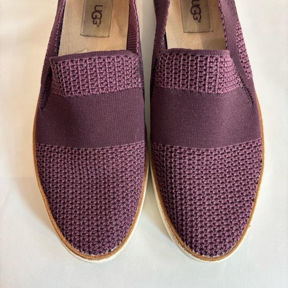 UGG Sz 9.5 Canvass Burgundy Purple Slip On Slide Sneakers Rubber Sole - Picture 3 of 12